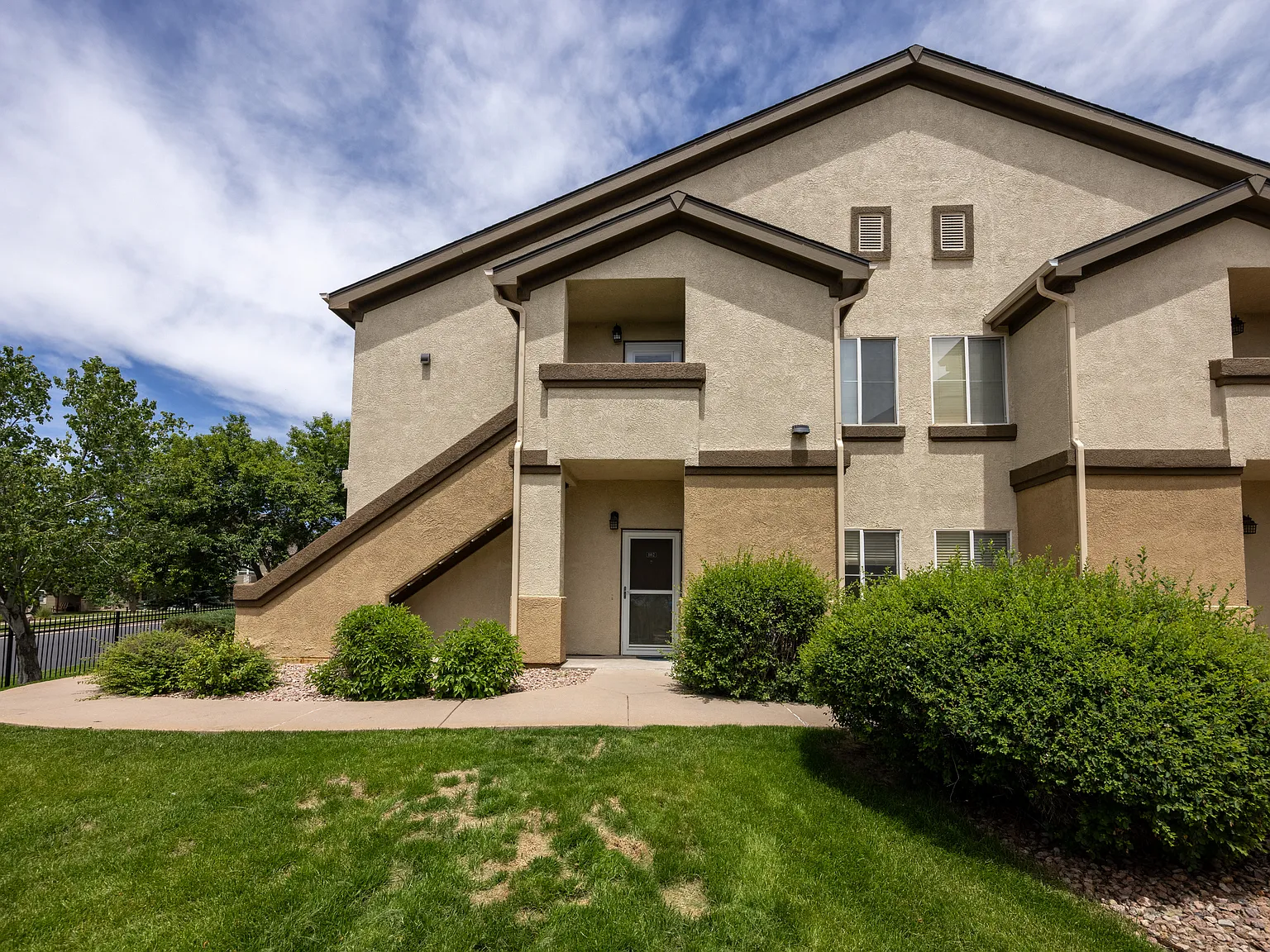 2 bed, 1149 sqft, $1,680 — Photo 1