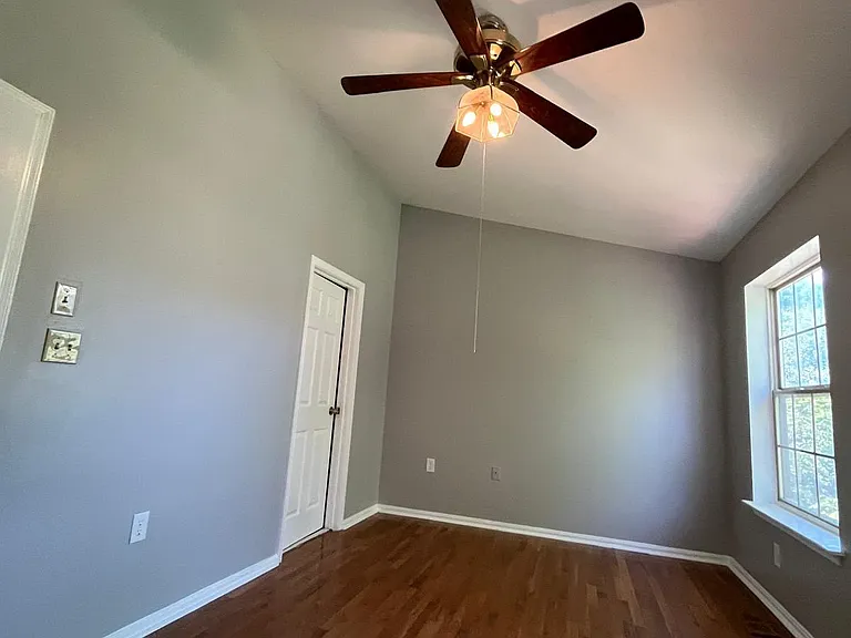 4674 Mews Dr — Photo 13