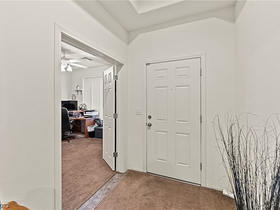 4th image of 1140 Evergreen Cove St