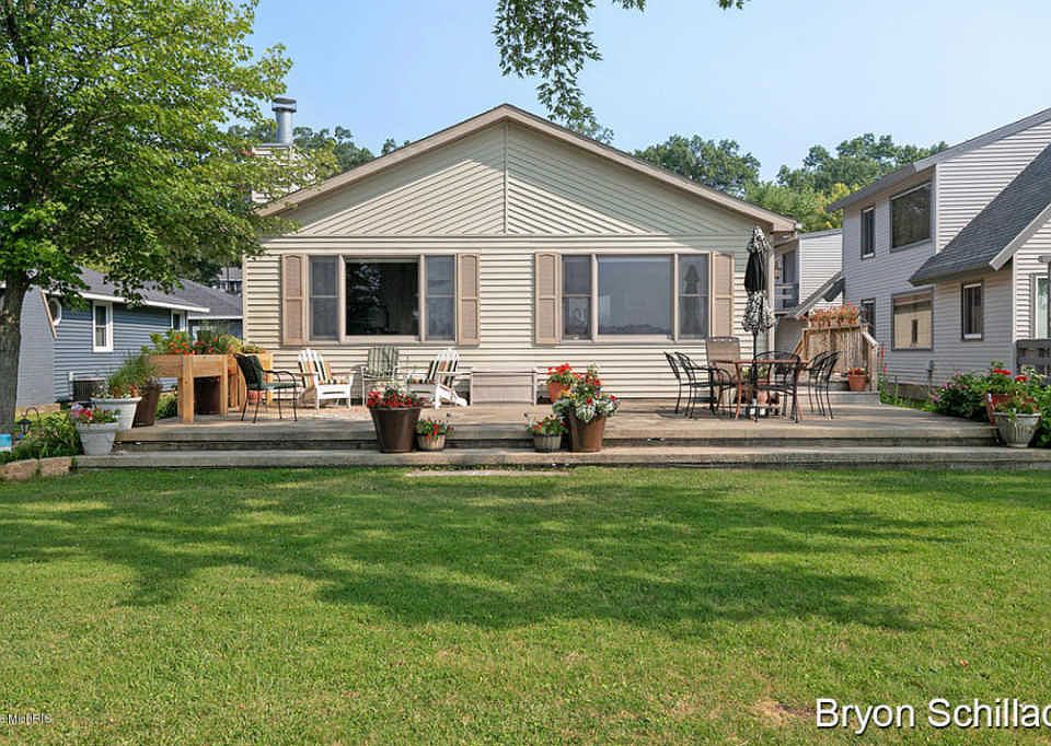 1st image of 1528 E Lockwood Ct