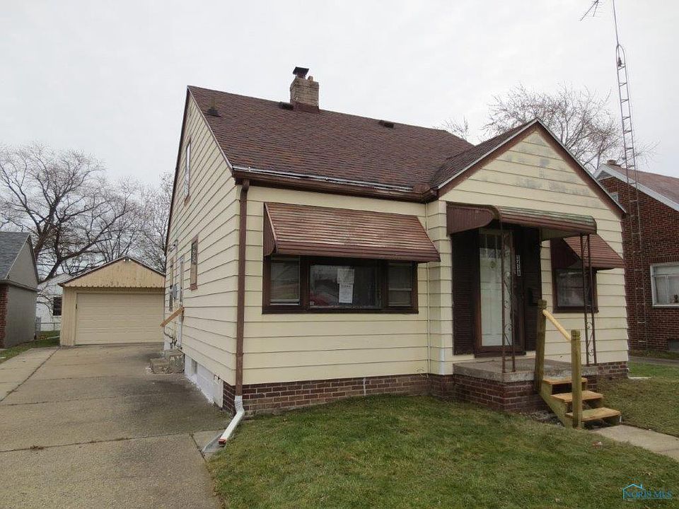 1st image of 3438 Blackstone Dr