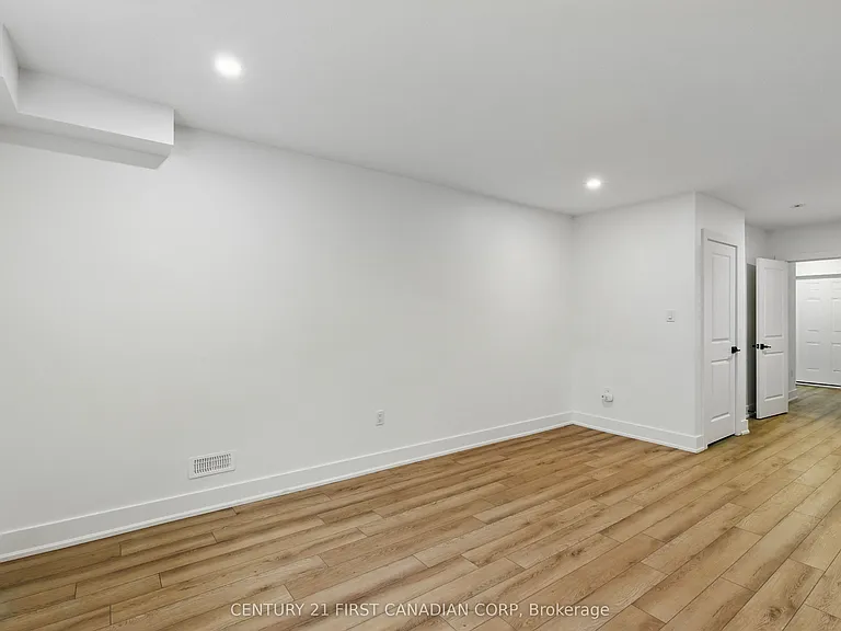 2308 Saddlerock Ave — Photo 9