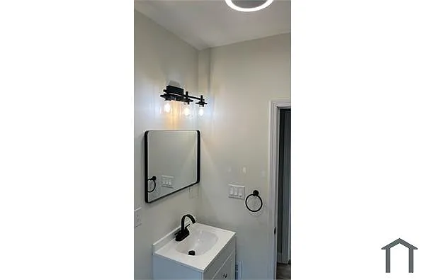 Building Photo - 1152 Clairmount St #1