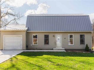 1582 Hilda St, Lakemore, OH 44250