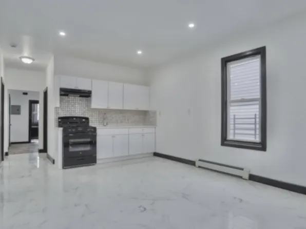 445 S 15th St Floor 2, Newark, NJ 07103