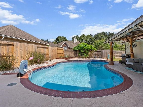 5th image of 1908 Summer Reef Dr