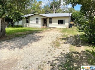 144 Hickory St, Luling, TX 78648