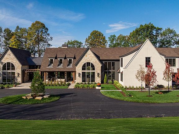 3rd image of 2295 Tamarack Dr