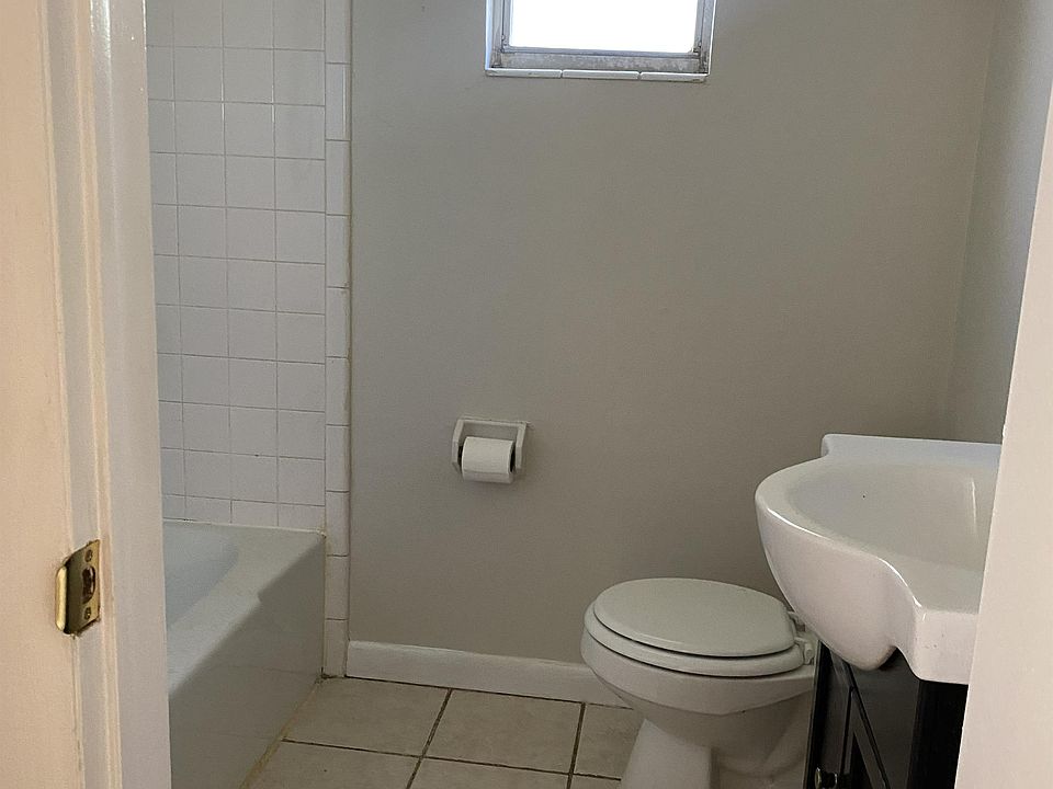 1st image of 325 Centura Dr