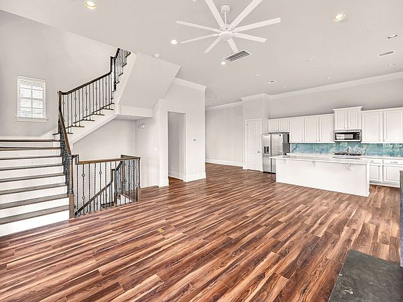 5th image of 9644 Knight Rd