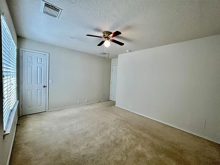 10623 Sugar Trace Dr — Photo 32