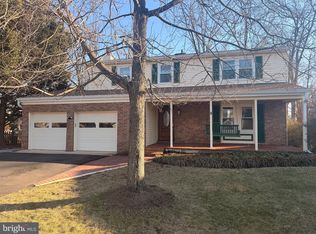 1731 Whitewood Ln, Herndon, VA 20170