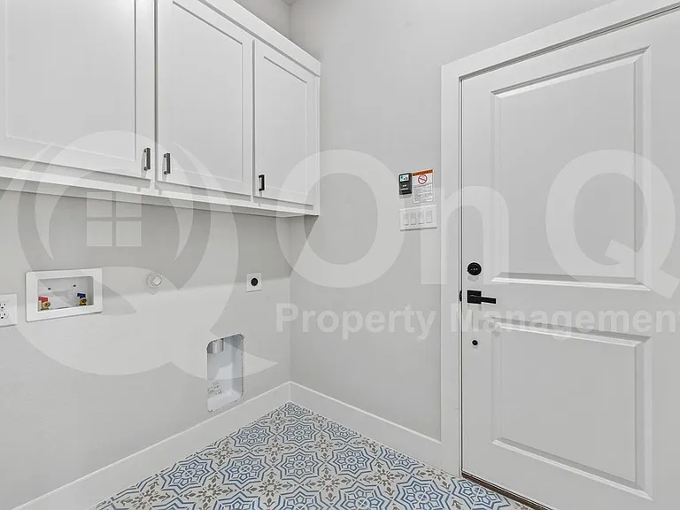 4207 Scarsdale Ln — Photo 17