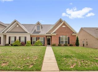 1442 Crestlawn Trl, Pfafftown, NC 27040
