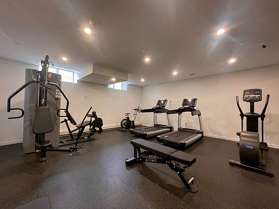 5th image of 13698 Laurel Dr #219