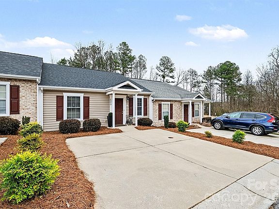3rd image of 2073 Pin Oak Pl