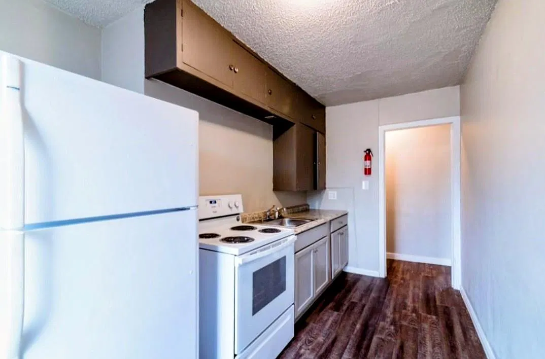 2 bed, 1.0 bath, 650 sqft, $925 — Photo 1