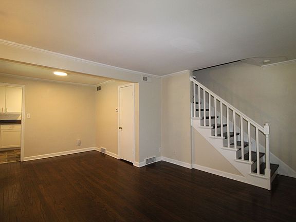 2nd image of 300 E 26th Ave