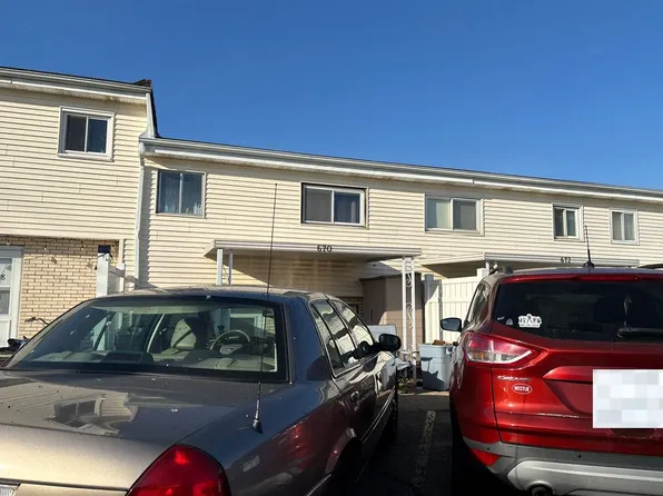 670 S 4th Ave, Morton, IL 61550