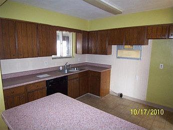 4th image of 743 Burnside Dr