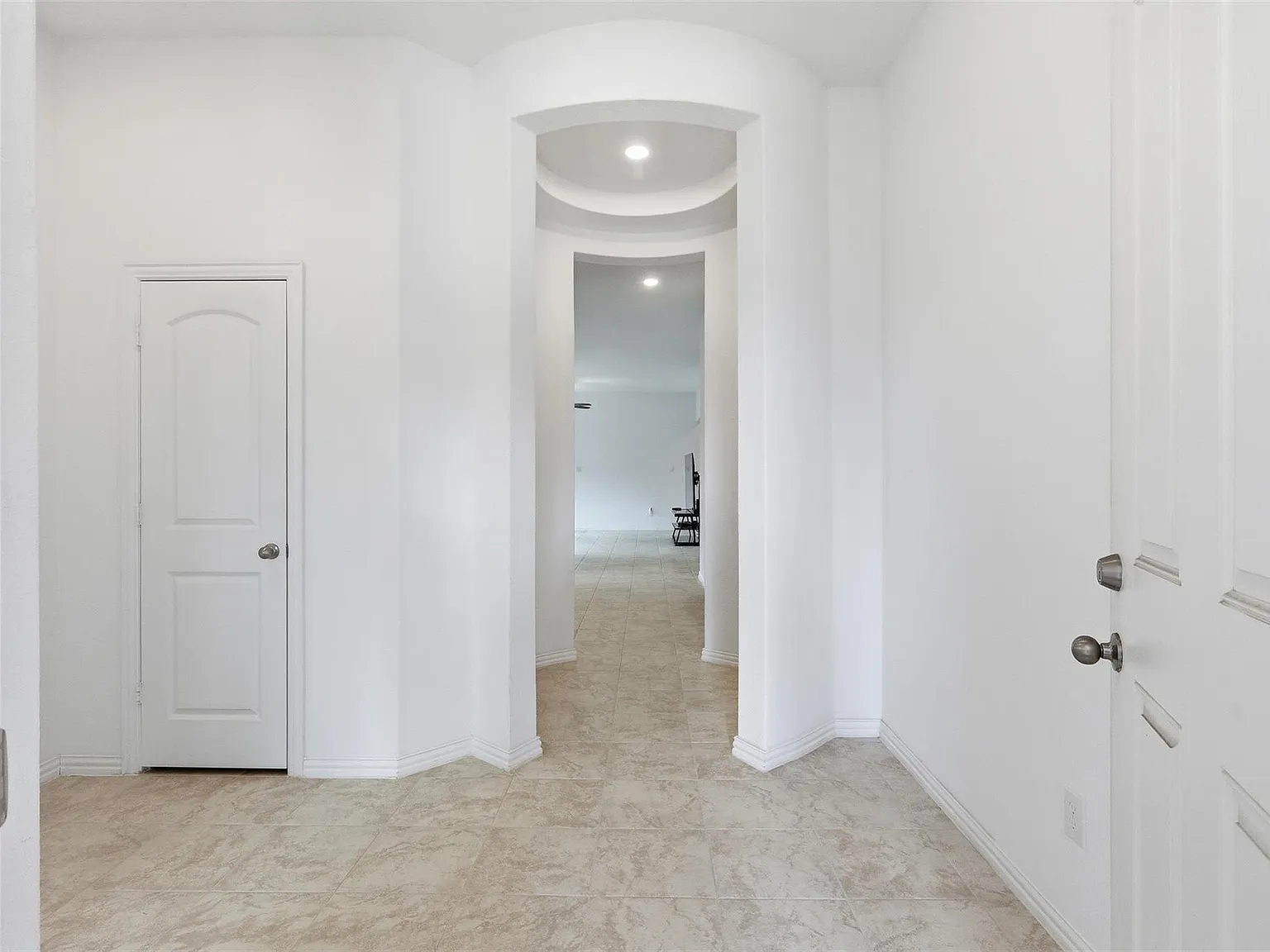 4 bed, 3.0 bath, 2210 sqft, $2,900 — Photo 4