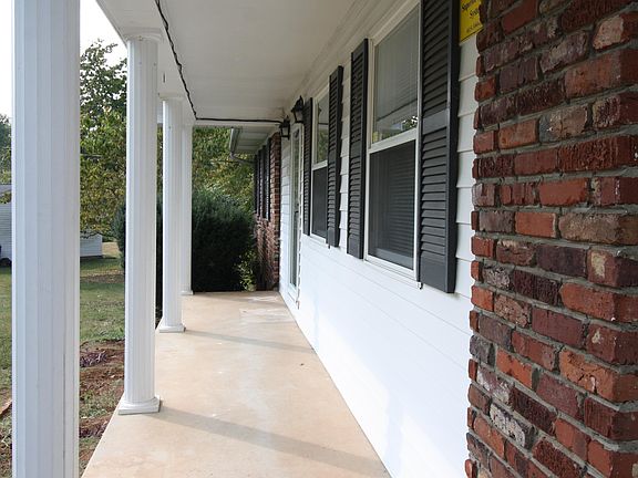 5th image of 8225 Foxall Cir