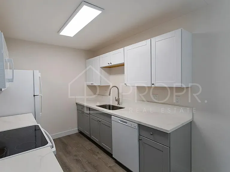 9719 Riverview Ave #4 — Photo 3