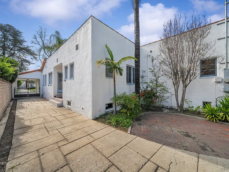 408 N Story Pl — Photo 3