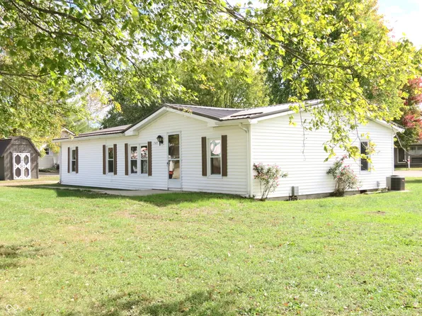353 E Sycamore St, Morgantown, IN 46160