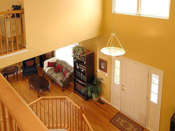 2 story foyer