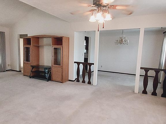 3rd image of 7372 Jefferson St