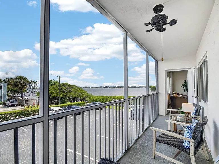 1502 S Lakeside Dr #214 — Photo 13