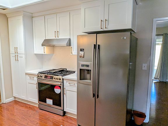 4th image of 976 Trifone Dr