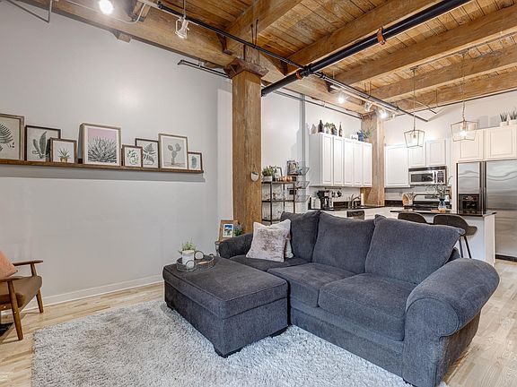 5th image of 1740 N Maplewood Ave APT 113