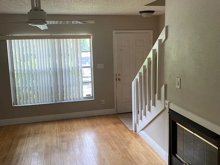 130 Rhoden Ln — Photo 5