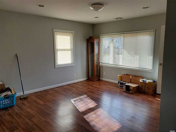 4th image of 268 Wyona Ave #1
