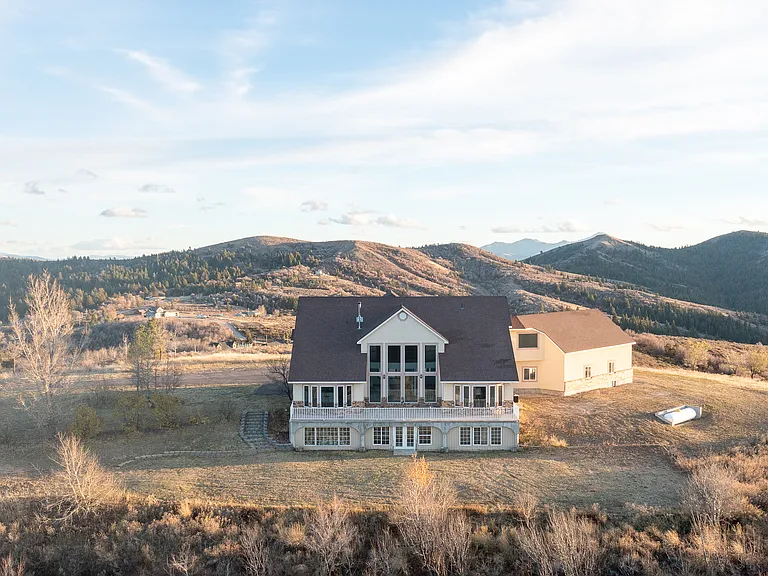 8132 Prospector Hollow Ln — Photo 37