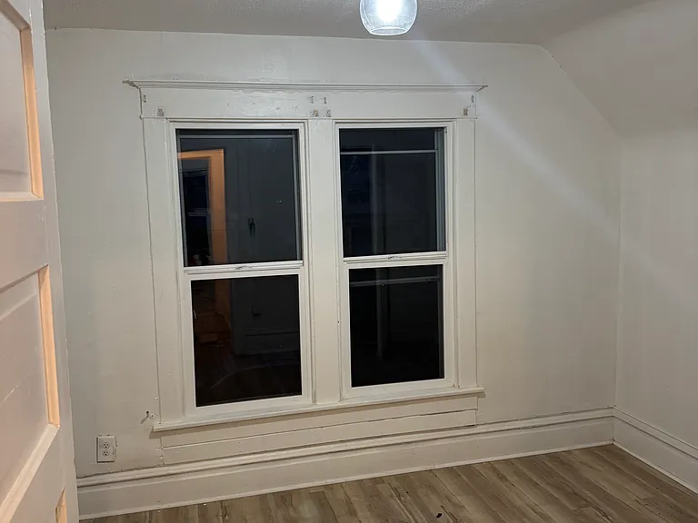 718 W Macqueen Ave — Photo 3