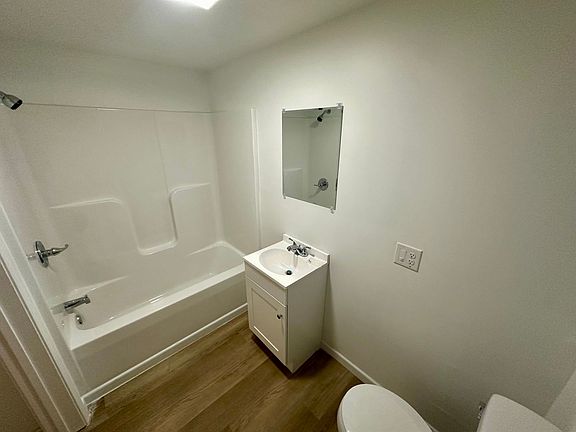 4th image of 320 & 322 Hughes St #322A