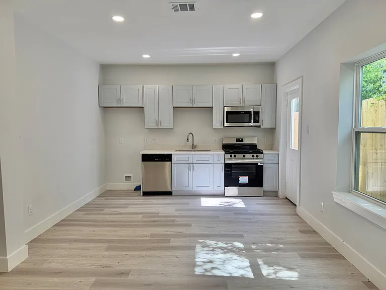 3537 Alderfer St #A — Photo 2