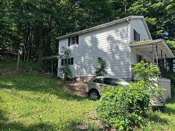 3rd image of 17738 Amberson Rd