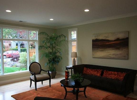 2nd image of 515 W Crescent Dr