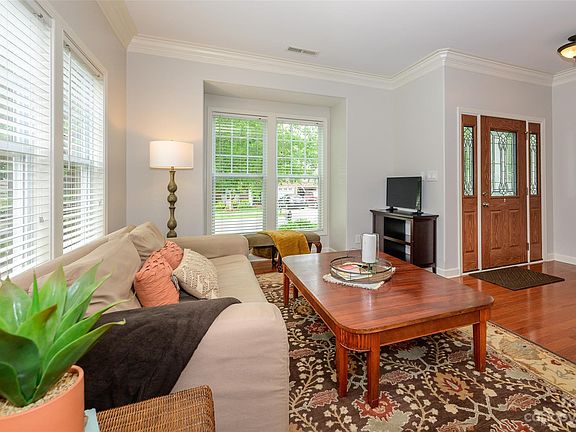 5th image of 4502 Hampstead Heath Dr