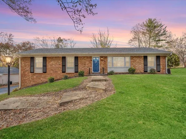 4707 Easthill Dr, Roanoke, VA 24018