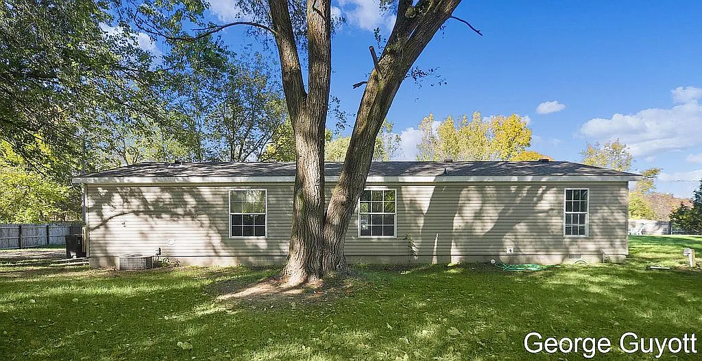 7146 Lakeview Ave photo 1