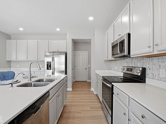 5th image of 9458 Tobin Cir