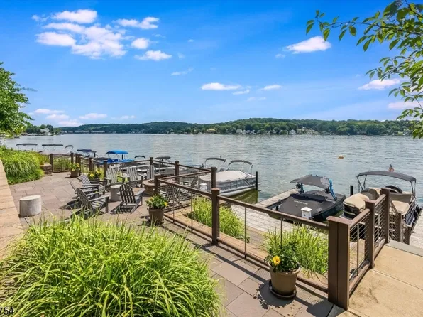 103 Mariners Pointe, Hopatcong Boro, NJ 07843