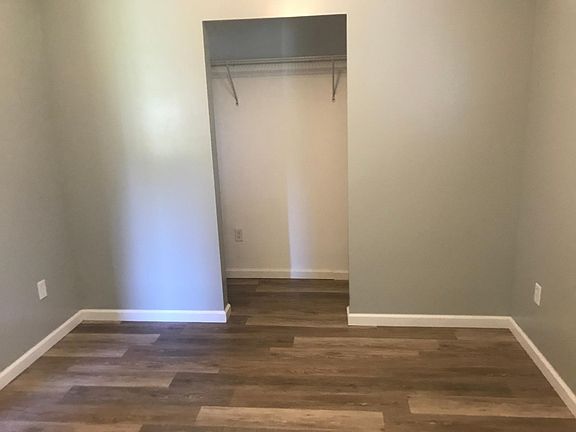 Bedroom (different view)