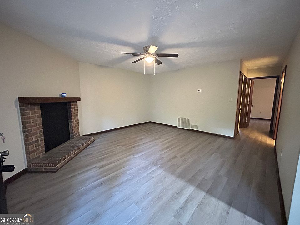 1st image of 127 Alden Ct