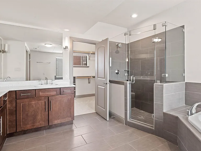 3142 Ross Ave #7 — Photo 16